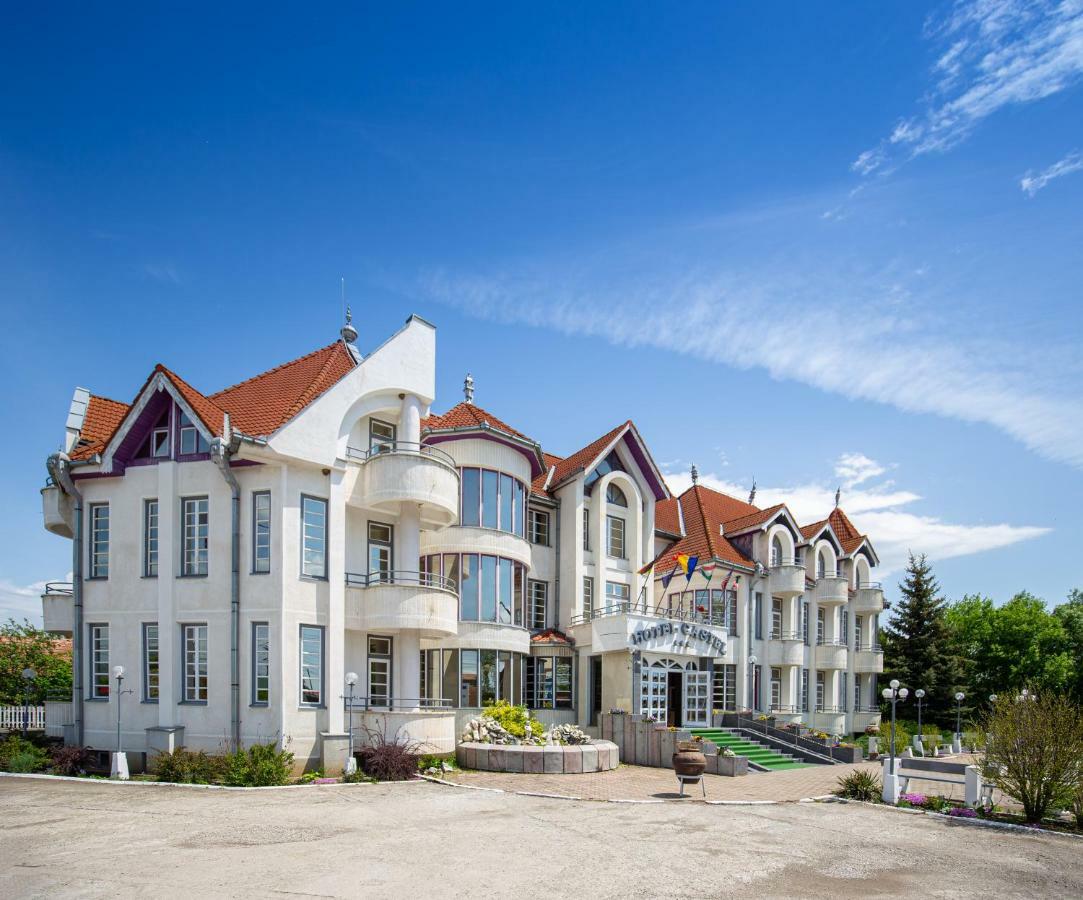 Hotel Castel Sfantu Gheorghe  Exterior photo
